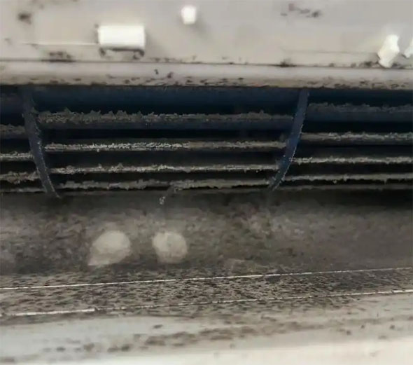 琼海空调吹的风有股烧焦味是怎么回事